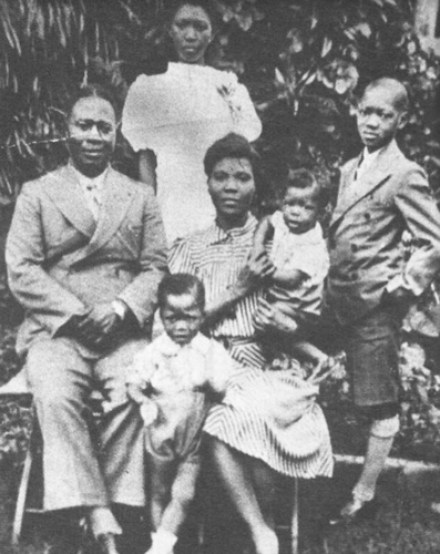 Picture of the Ramsome-Kuti family.